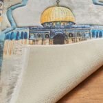 ⁦سجادة صلاة مبطنة مانعة للانزلاق برسومات إسلامية مع سبحة أنيقة⁩ - الصورة ⁦5⁩